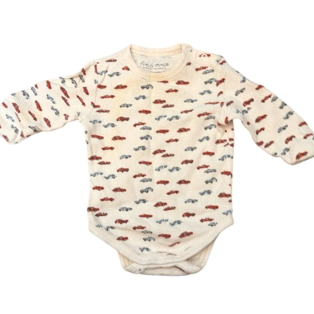 Fin & Vince Organic Cotton Onesie with‎ Cars
